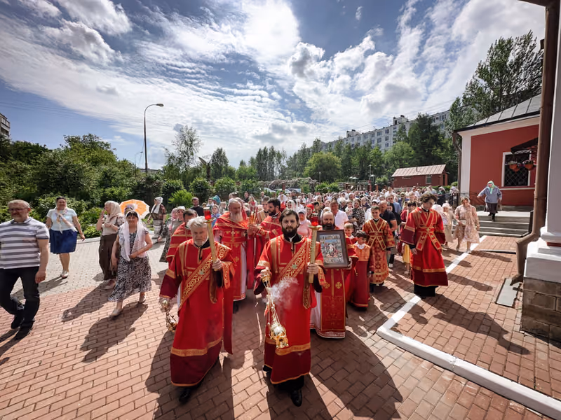 Неделя 5-я по Пасхе: Литургия митрополита Владимира - фото 15