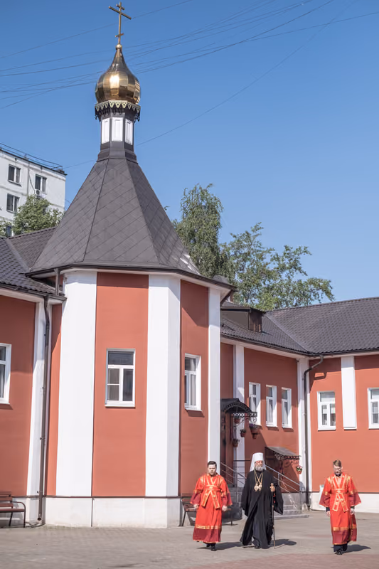 Неделя 5-я по Пасхе: Литургия митрополита Владимира