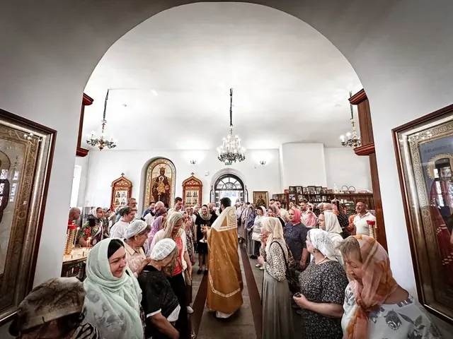 В неделю всех святых совершено Богослужение - фото 2