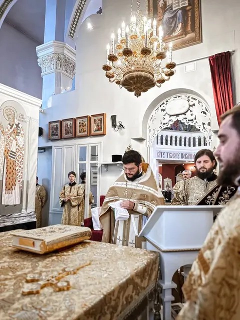 Помощник настоятеля возглавил Литургию в Санкт-Петербурге - фото 3