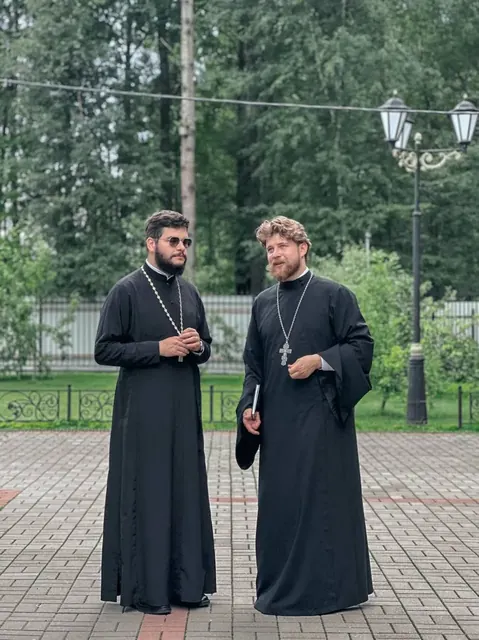 Помощник настоятеля возглавил Литургию в Санкт-Петербурге - фото 14