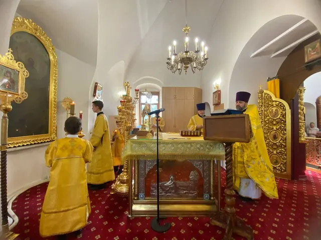 В неделю 6-ю по Пятидесятнице совершено Богослужение