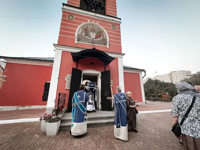 Чин погребения Плащаницы Пресвятой Богородицы - фото 6