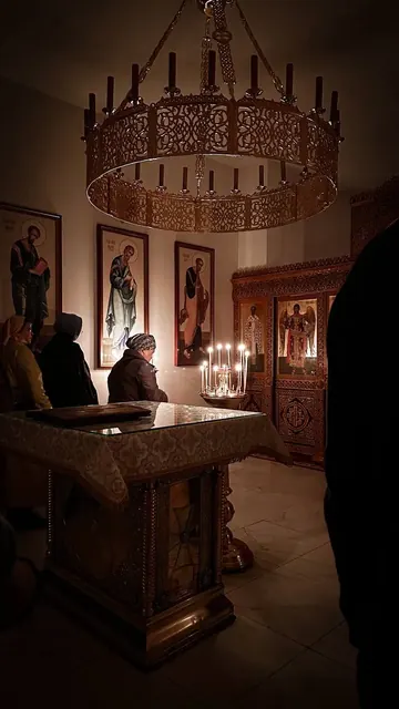 Первая ночная Божественная Литургия церковного года - фото 4