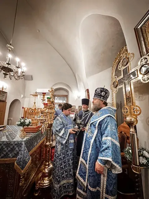 Покров Пресвятой Богородицы: Литургия епископа Николая - фото 3