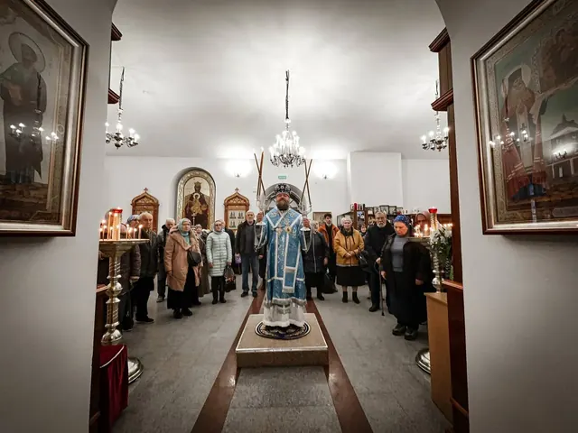 Покров Пресвятой Богородицы: Литургия епископа Николая - фото 5