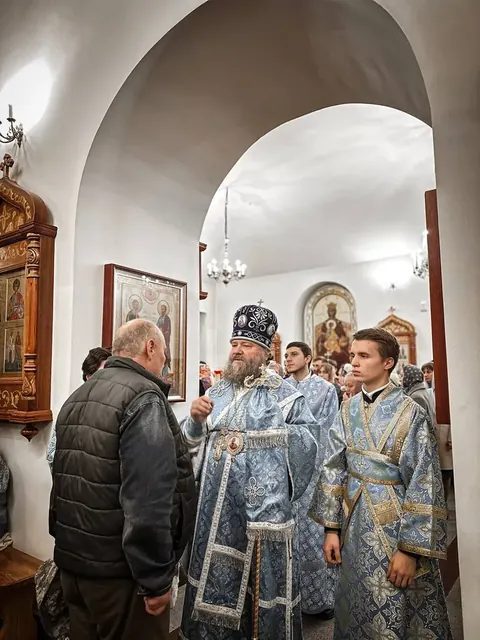 Покров Пресвятой Богородицы: Литургия епископа Николая - фото 13
