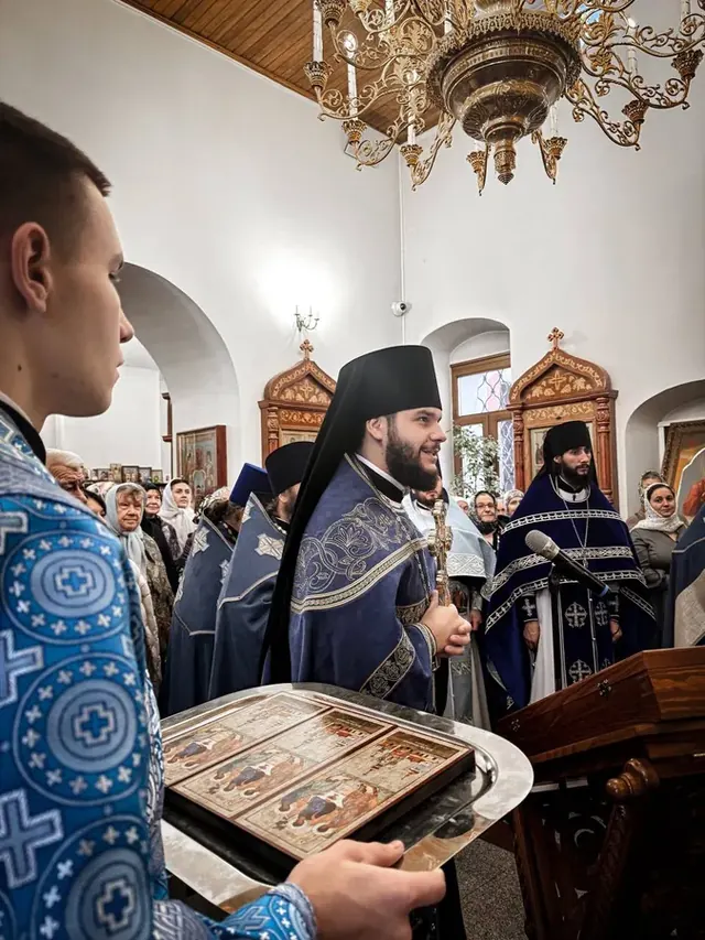 Казанская икона Божией Матери: Архиерейское Богослужение