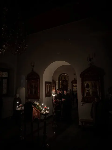 Совершена ночная Литургия - фото 6