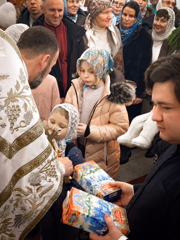 В праздник Рождества Христова совершено Богослужение - фото 4