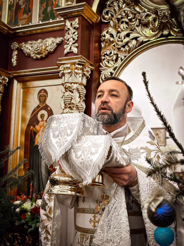 В праздник Рождества Христова совершено Богослужение - фото 16