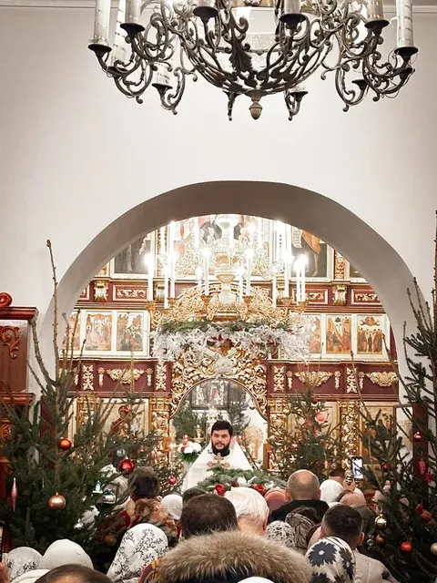 В праздник Рождества Христова совершено Богослужение - фото 19