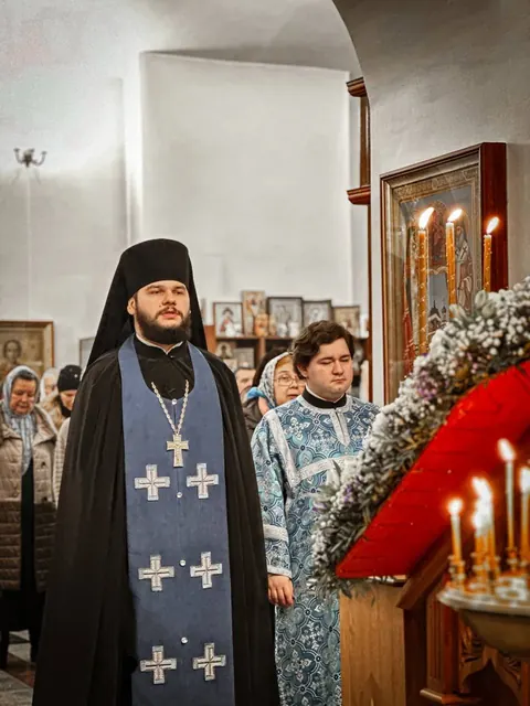 В праздник Сретения Господня совершено Богослужение - фото 9