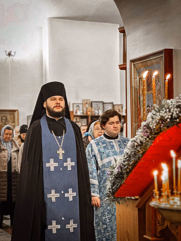 В праздник Сретения Господня совершено Богослужение - фото 9