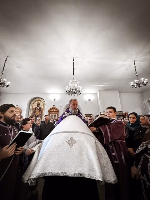 Неделя Крестопоклонная: Литургия митрополита Владимира - фото 2
