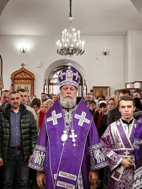 Неделя Крестопоклонная: Литургия митрополита Владимира - фото 8