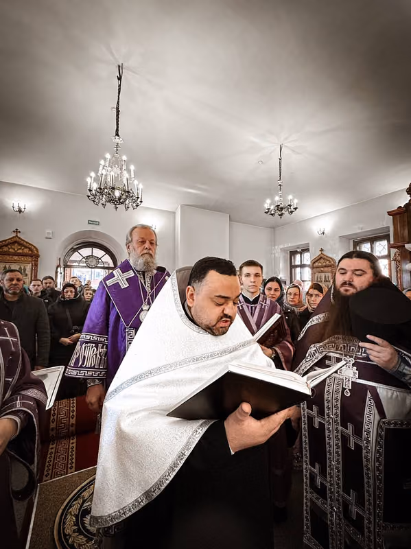 Неделя Крестопоклонная: Литургия митрополита Владимира - фото 12