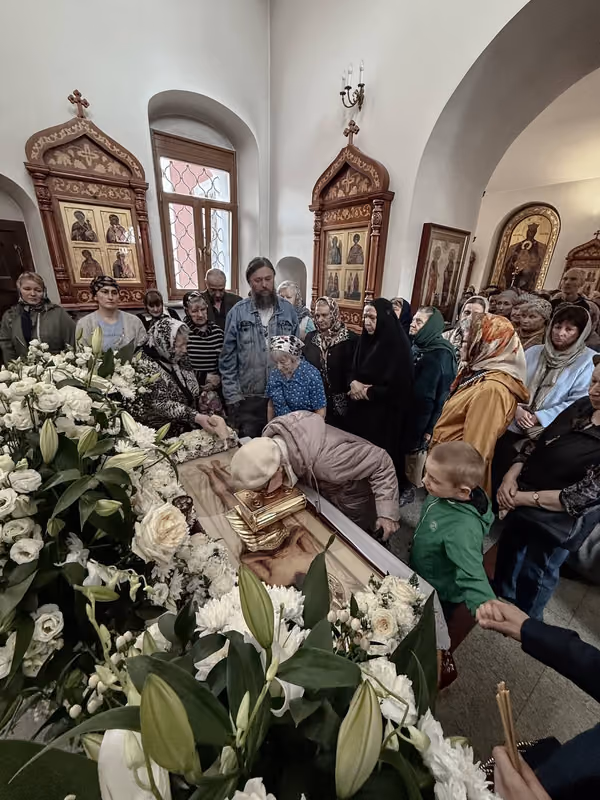 Совершена утреня с чином погребения Плащаницы