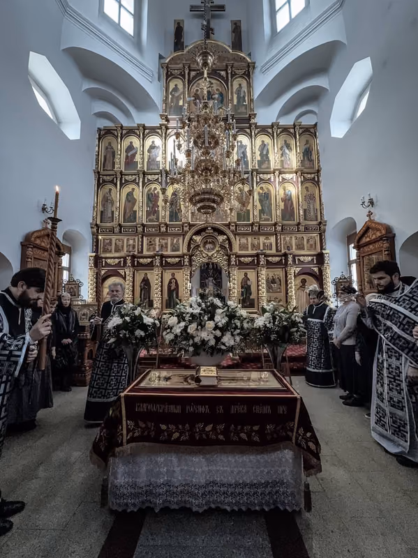 Совершена утреня с чином погребения Плащаницы - фото 8