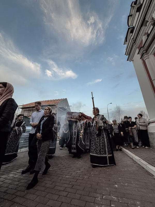 Совершена утреня с чином погребения Плащаницы - фото 14