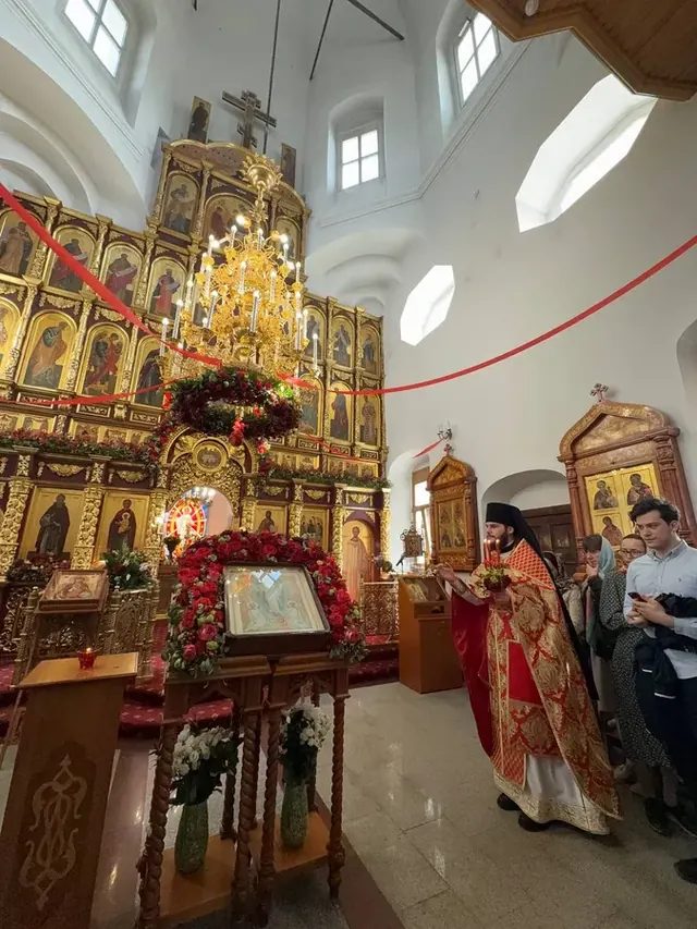 В понедельник Светлой седмицы совершено Богослужение