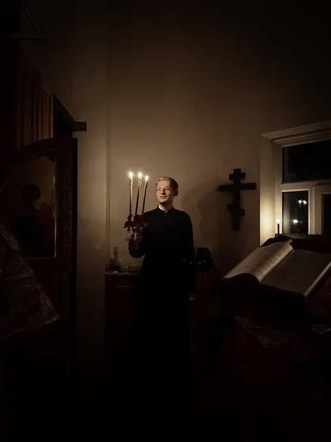 Совершена ночная Литургия - фото 2