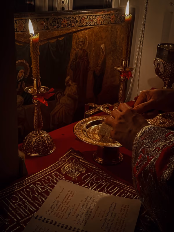 Совершена ночная Литургия - фото 6