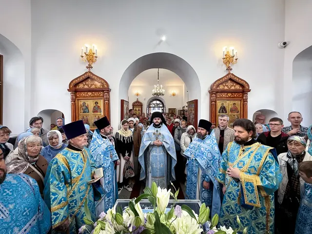 Успение Пресвятой Богородицы: Богослужение - фото 7