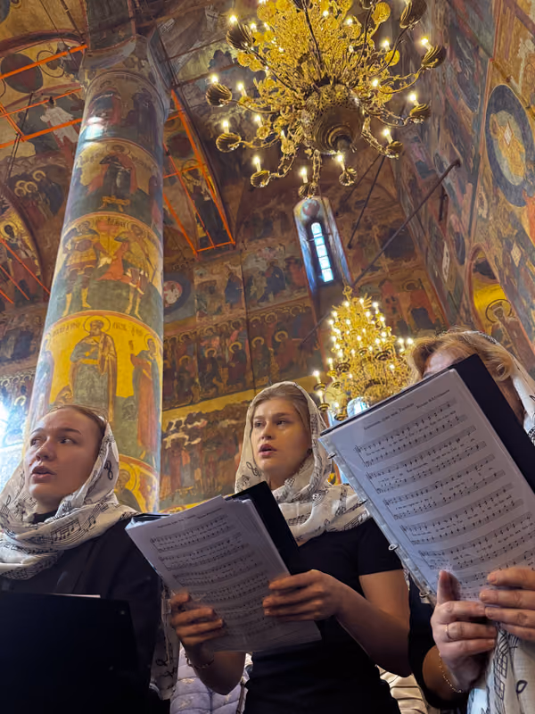 Хор пел на Патриаршем богослужении в Успенском соборе - фото 5