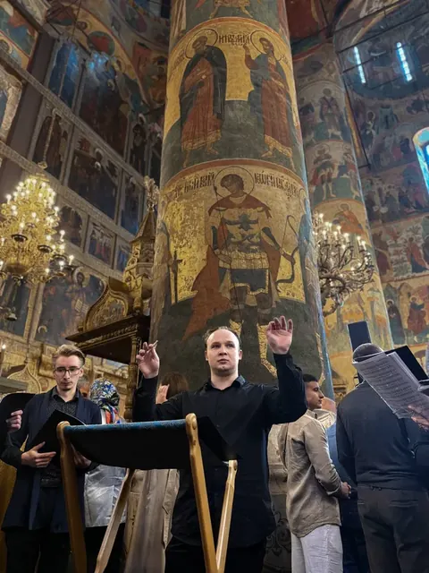 Хор пел на Патриаршем богослужении в Успенском соборе - фото 6
