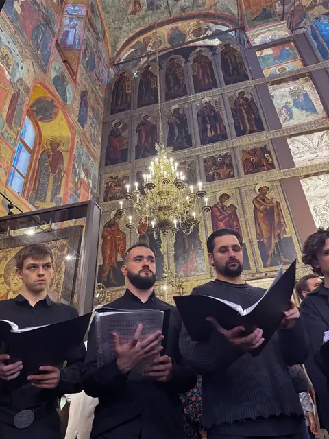 Хор пел на Патриаршем богослужении в Успенском соборе - фото 7