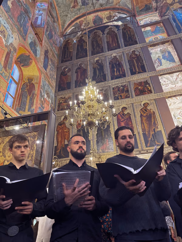 Хор пел на Патриаршем богослужении в Успенском соборе - фото 7