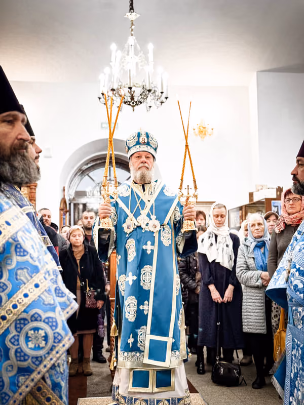 Казанская икона Божией Матери: Литургия митрополита Владимира