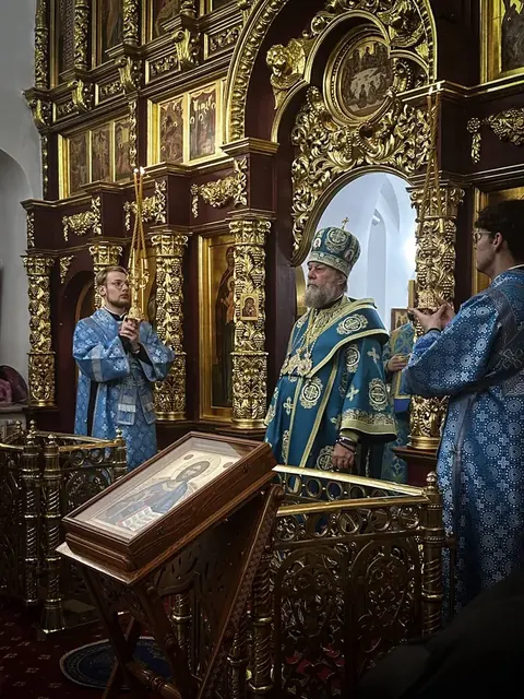 Казанская икона Божией Матери: Литургия митрополита Владимира - фото 10