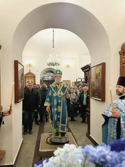 Казанская икона Божией Матери: Литургия митрополита Владимира - фото 11