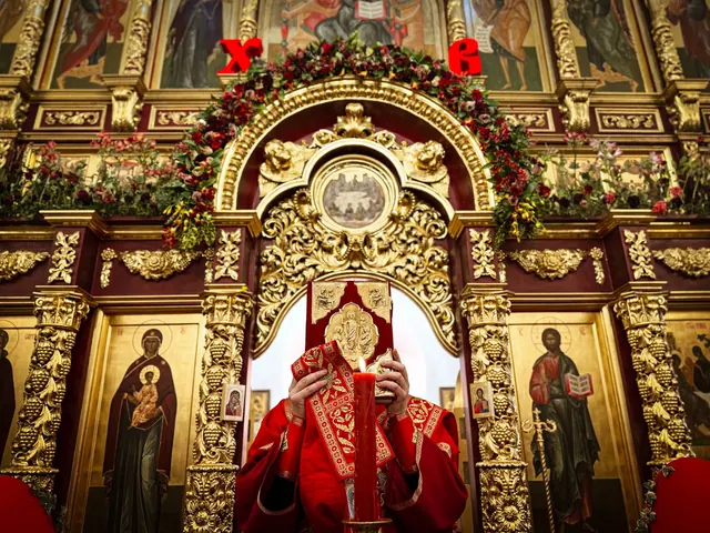 В неделю 2-ю по Пасхе совершено Богослужение - фото 13