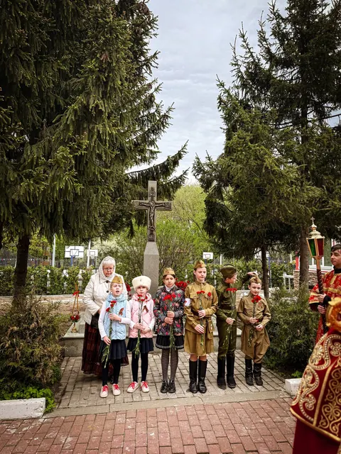 День Великой Победы: Литургия митрополита Владимира - фото 14