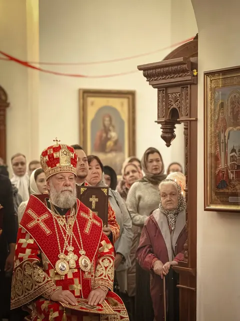 Неделя 5-я по Пасхе: Литургия митрополита Владимира - фото 3