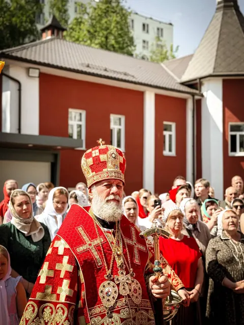 Неделя 6-я по Пасхе: Литургия митрополита Владимира - фото 2