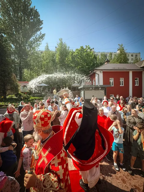 Неделя 6-я по Пасхе: Литургия митрополита Владимира - фото 12