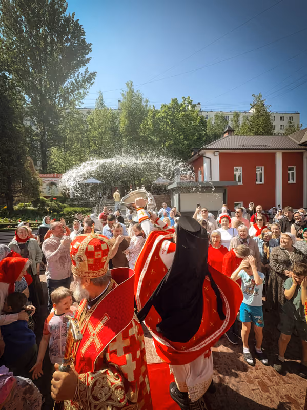 Неделя 6-я по Пасхе: Литургия митрополита Владимира - фото 12
