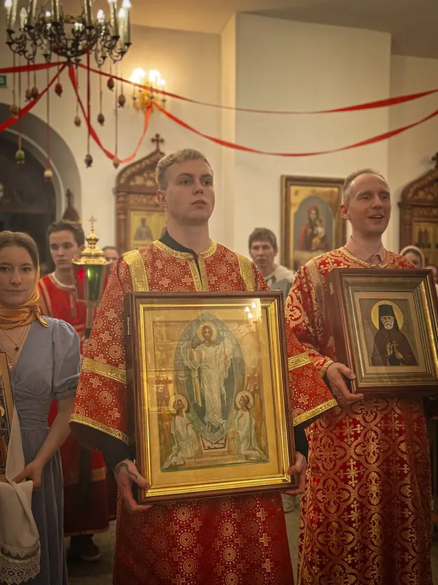 В отдание праздника Пасхи совершена ночная Литургия