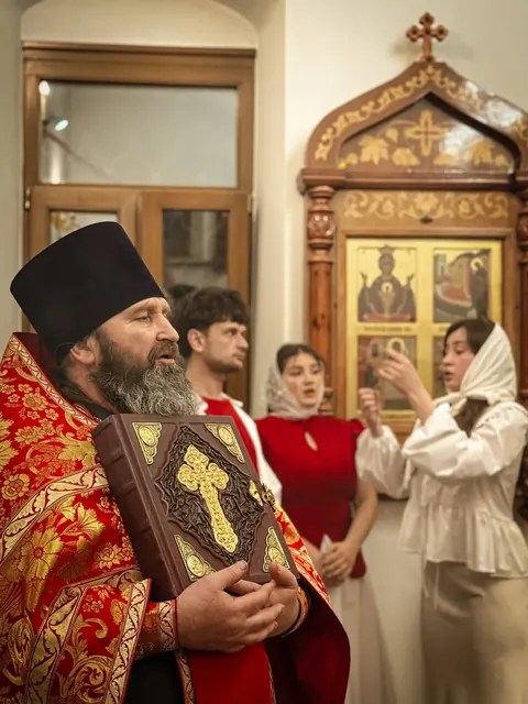 В отдание праздника Пасхи совершена ночная Литургия - фото 9