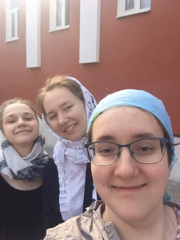 Молодежный хор пел на освящении куличей в Великую Субботу