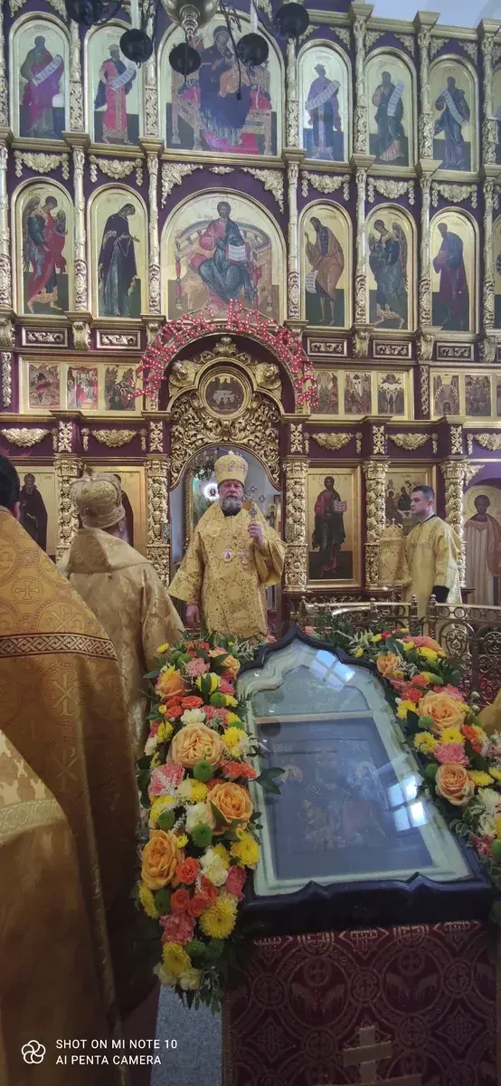 Перенесение мощей святителя Николая: Божественная Литургия