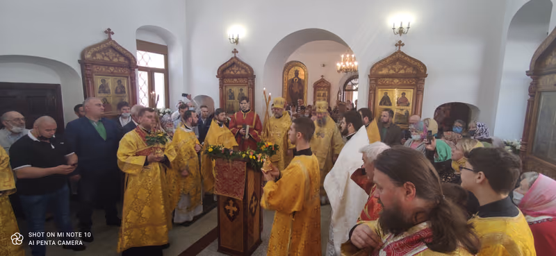 Перенесение мощей святителя Николая: Божественная Литургия - фото 10