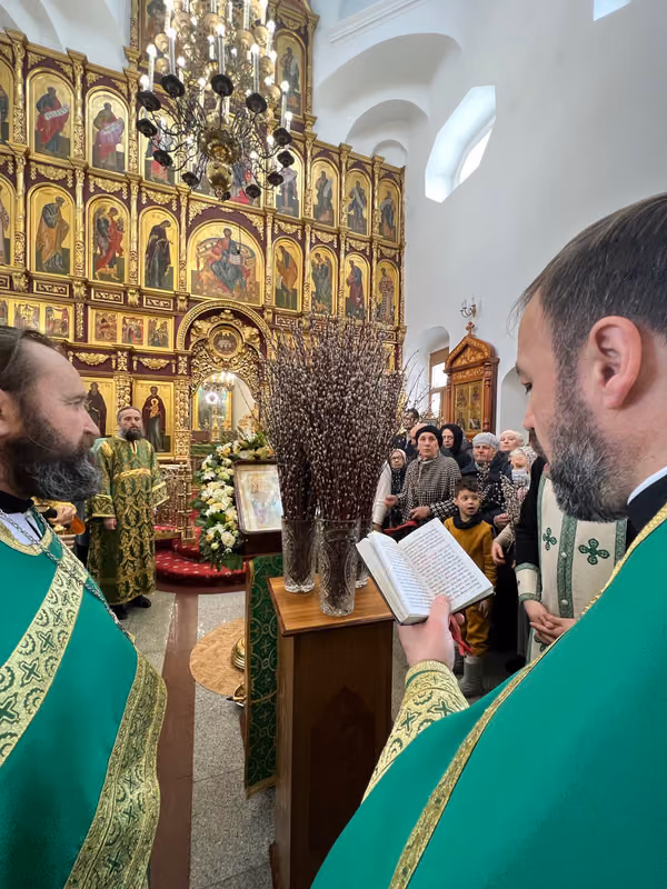 В праздник Входа Господня в Иерусалим прошло Богослужение - фото 11