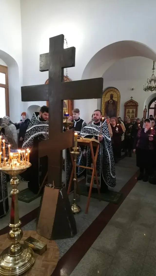 В Великий Четверг совершены Богослужения