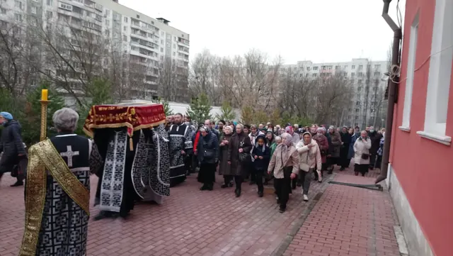 В Страстную Пятницу прошли Богослужения - фото 4