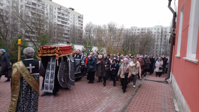 В Страстную Пятницу прошли Богослужения - фото 4